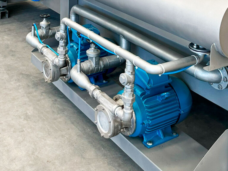 Bomba de microbolhas Linsul de alta eficiência para sistemas de flotação por ar dissolvido (DAF), otimizando a remoção de sólidos e óleos em efluentes industriais.