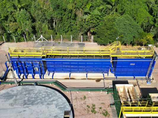 Estação de Tratamento de Água para Indústrias com sistemas completos de filtragem e decantação