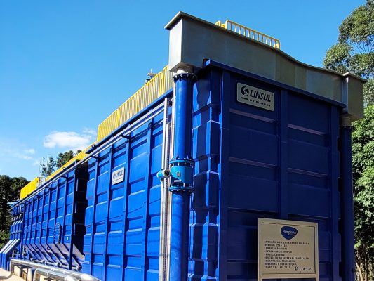 Estação de Tratamento de Água para Indústrias com sistemas completos de filtragem e decantação