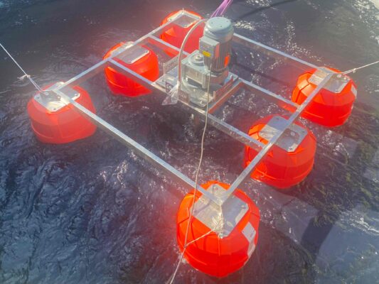 Com capacidade disponível na faixa de 3,0 a 15 CV, o Agitador Hiperbólico Flutuante oferece uma solução flexível e eficiente para atender às necessidades de diferentes projetos de tratamento de efluentes e lodos.