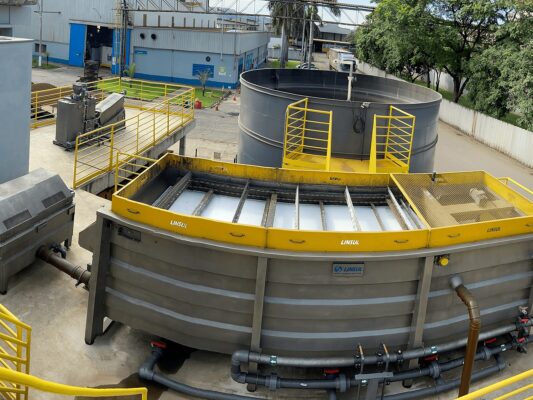 As Estações de Tratamento de Efluentes (ETE) da Linsul são projetadas para garantir o tratamento eficiente de águas residuais industriais e sanitárias, atendendo às exigências ambientais e contribuindo diretamente para a preservação dos recursos hídricos.