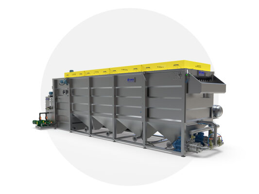 Flotodecantador Linsul para separação de três fases: sedimentação de sólidos pesados, flotação de materiais leves e clarificação de efluentes industriais.