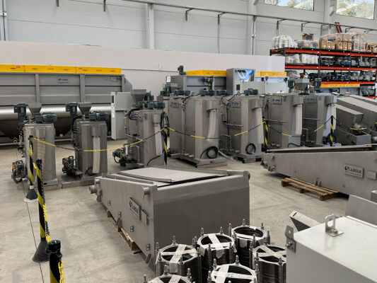 Prensa Desaguadora de Lodo Linsul tipo prensa de discos para desidratação de lodo industrial e redução de volume de resíduos.