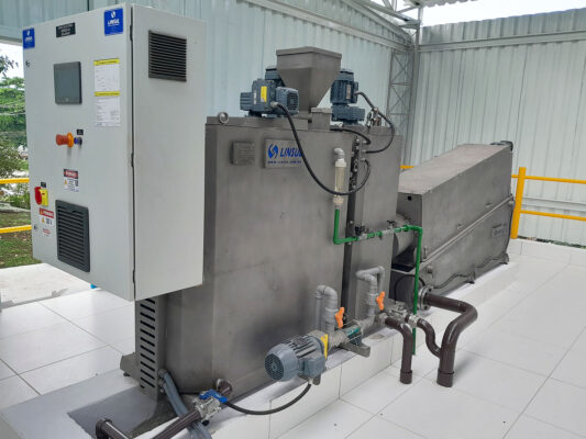 Prensa Desaguadora de Lodo Linsul tipo prensa de discos para desidratação de lodo industrial e redução de volume de resíduos.