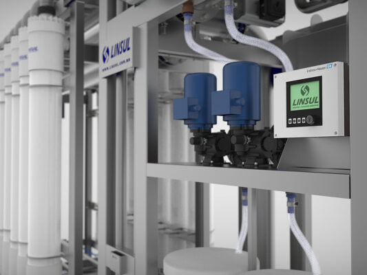 Sistema de ultrafiltração Linsul, fabricado em aço inoxidável de alta durabilidade, projetado para remoção de sólidos suspensos, bactérias, vírus e contaminantes microscópicos em aplicações industriais. Ideal para tratamento de água e efluentes em diversos setores, garantindo eficiência, robustez e qualidade do permeado.